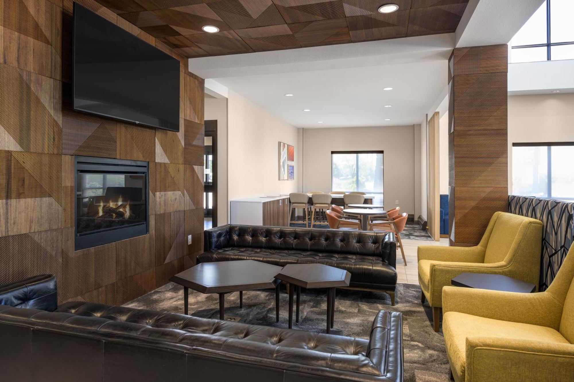 Holiday Inn Express Belgrade-Bozeman Area By Ihg Exterior foto